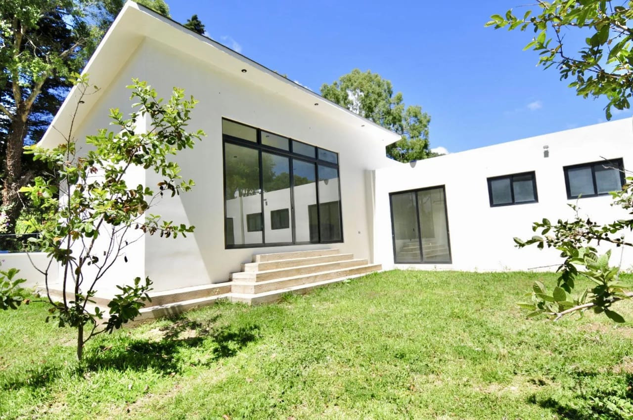 Exclusiva Casa de un Nivel Nueva en Venta, Nova Bosques, San Lucas — foto 1 de 16