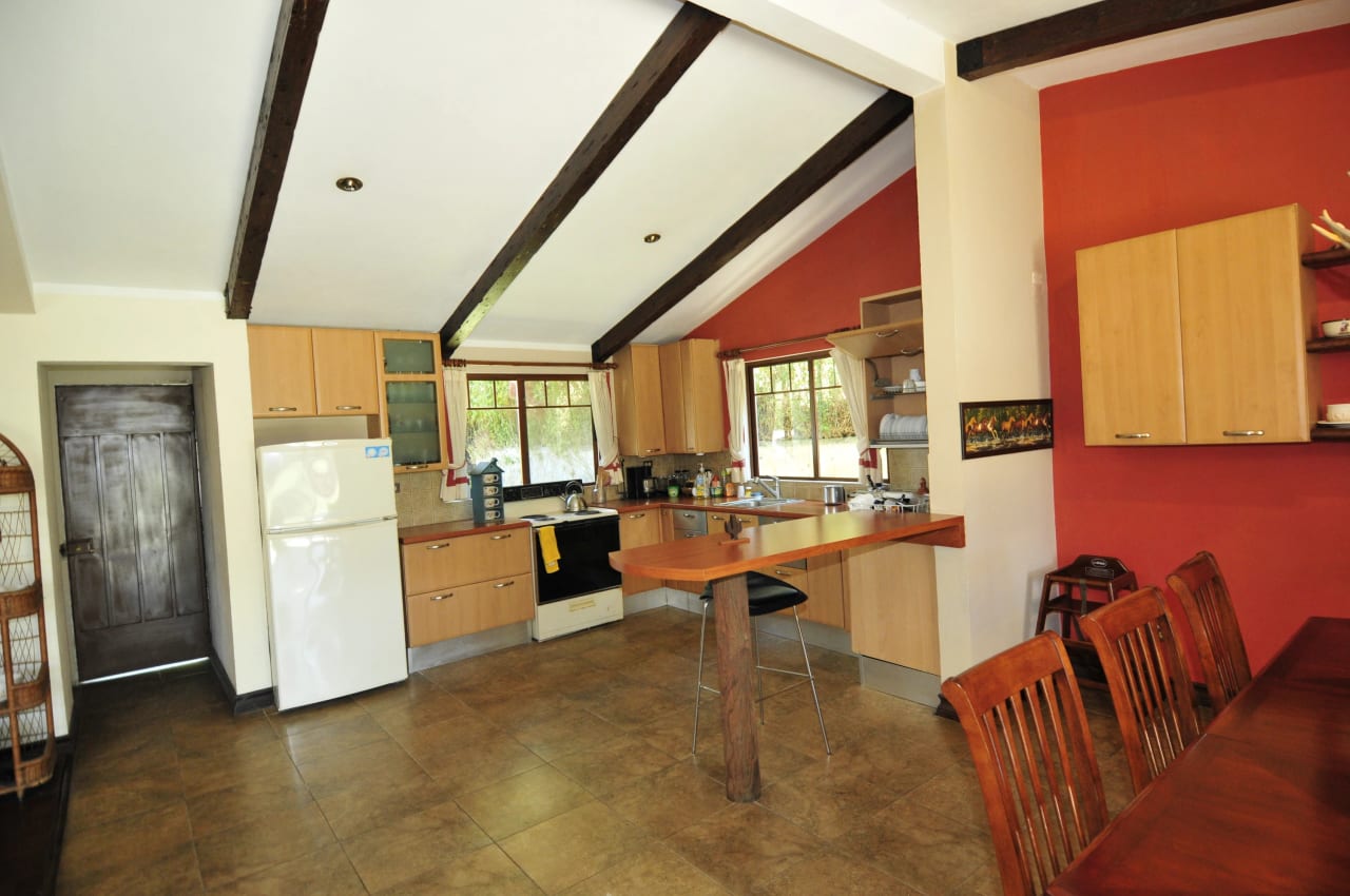 Residencia de un Nivel con 1,440 m² de Terreno – A 16 km de Antigua — foto 11 de 17